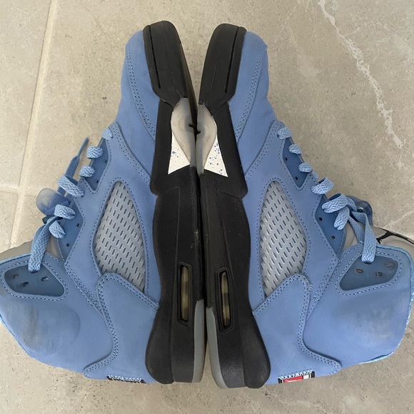 UNC Jordan 5’s Size 9 - Picture 7 of 7